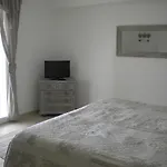 Domaine De Campras Oda ve Kahvaltı 3*