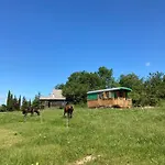 Domaine De Campras Oda ve Kahvaltı