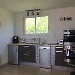 Domaine De Campras Oda ve Kahvaltı